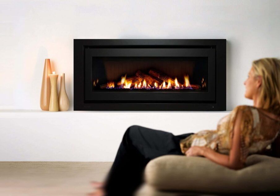 1250-Gas-Fire-Log-Set-Lifestyle-Insitu-Family-Living-relaxing-scaled